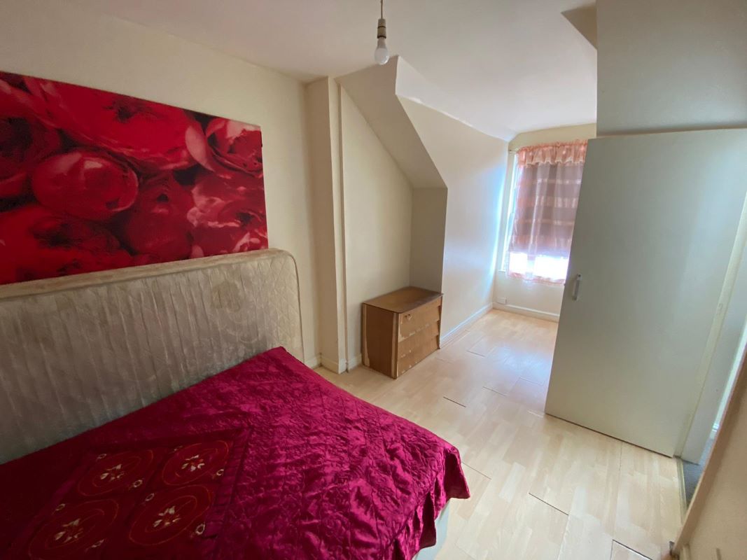 58 Cedar Road, Nottingham, NG7 6NS