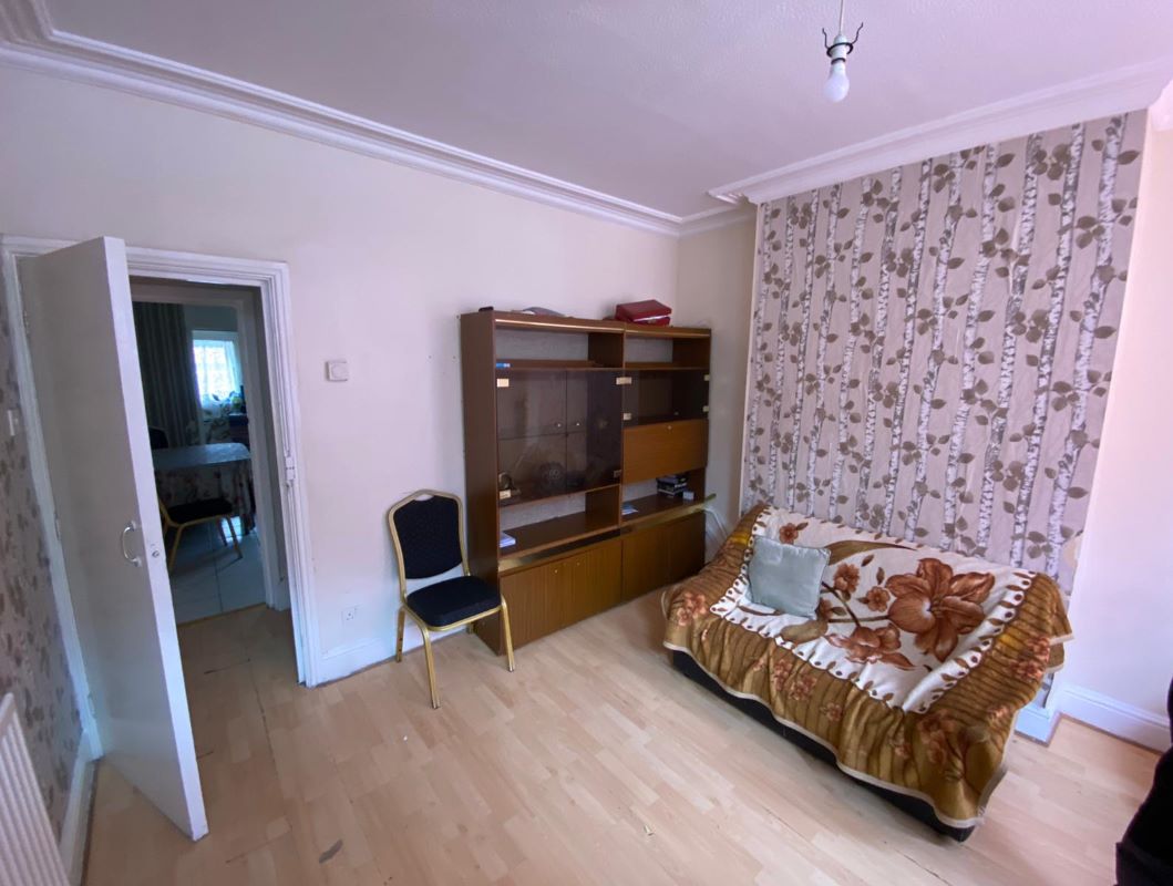 58 Cedar Road, Nottingham, NG7 6NS