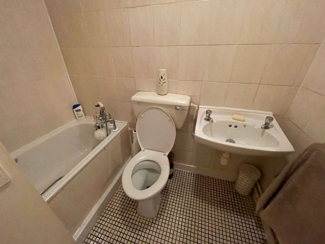 711 Victoria Centre, Nottingham, NG1 3PE