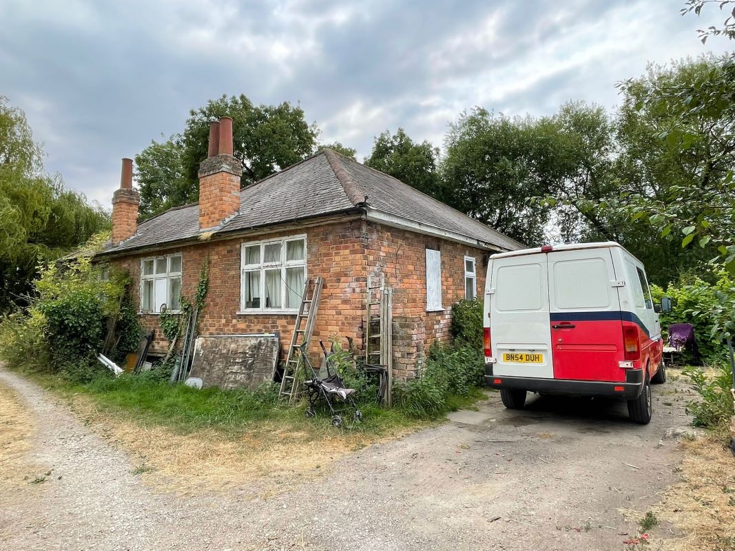 The Bungalow Barton Lane, Barton Ferry, Attenborough Nature Reserve, Nottingham, NG9 6DY