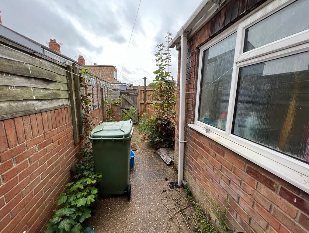 8 Saunders Street, Grimsby, DN31 2HP