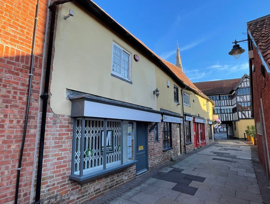 Unit 4, White Hart Yard, Newark, Nottinghamshire, NG24 1DX