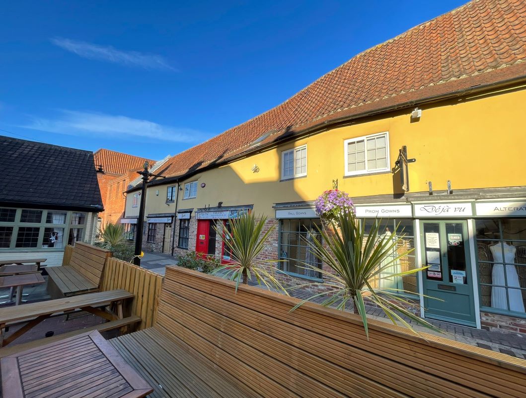 Unit 4, White Hart Yard, Newark, Nottinghamshire, NG24 1DX