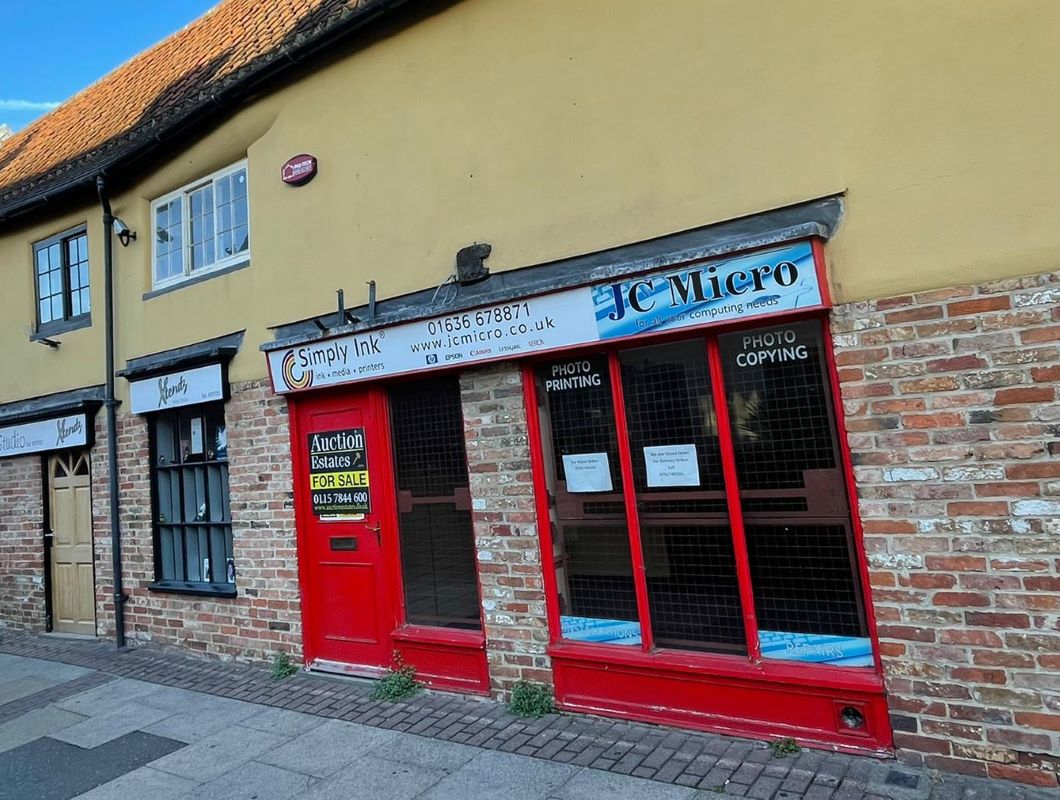 Unit 2, White Hart Yard, Newark, Nottinghamshire, NG24 1DX