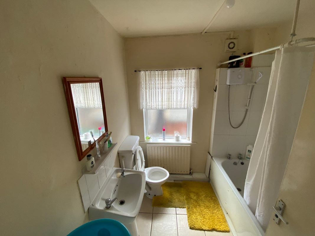 1 & 1A Sophie Road, Nottingham, NG7 6AA