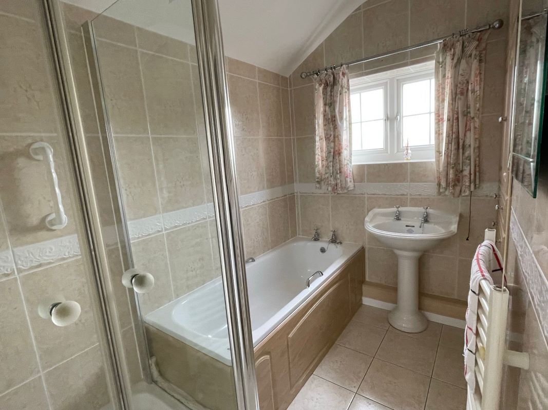 Lakeside Cottage off Owday Lane, Wallingwells, Nottinghamshire, S81 8DA