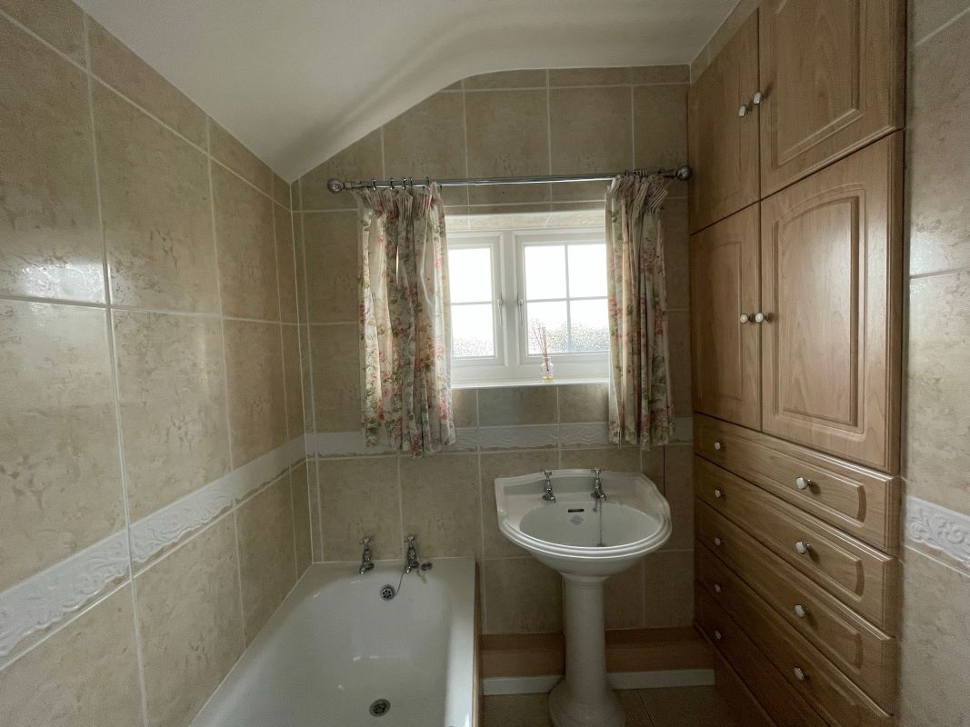 Lakeside Cottage off Owday Lane, Wallingwells, Nottinghamshire, S81 8DA