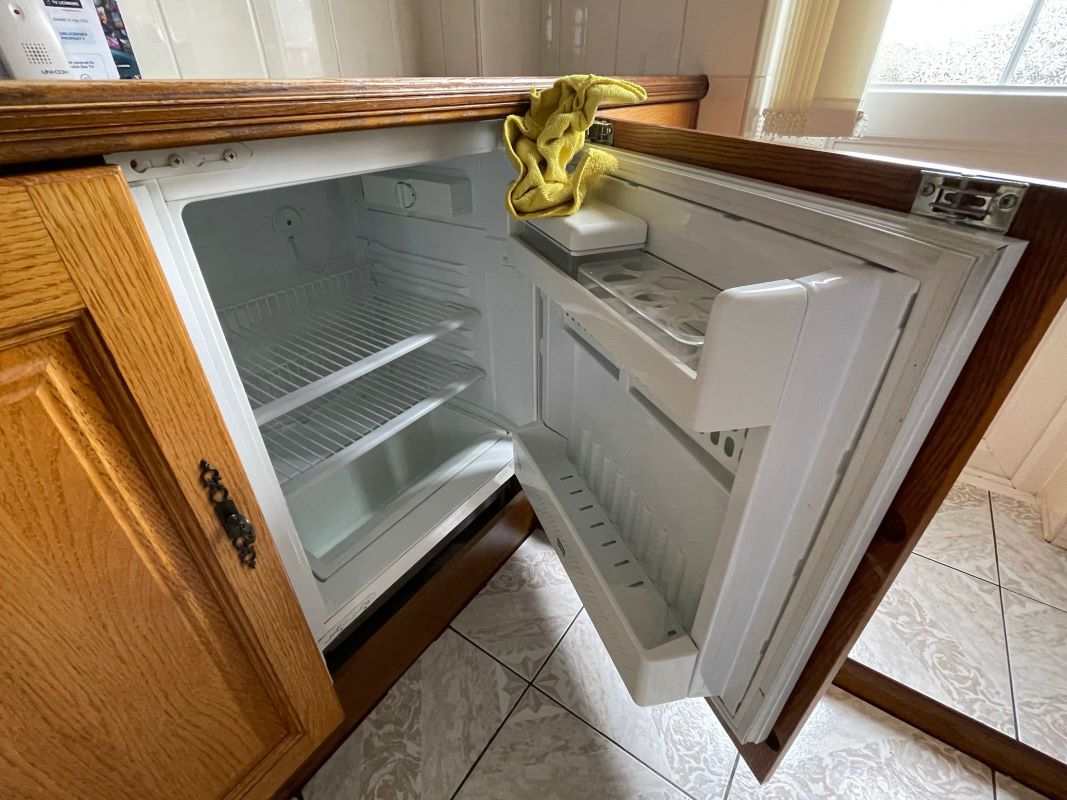 Lakeside Cottage off Owday Lane, Wallingwells, Nottinghamshire, S81 8DA