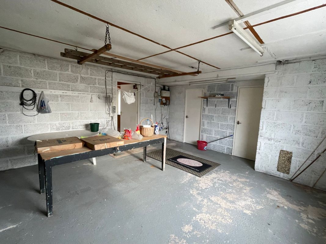 Lakeside Cottage off Owday Lane, Wallingwells, Nottinghamshire, S81 8DA