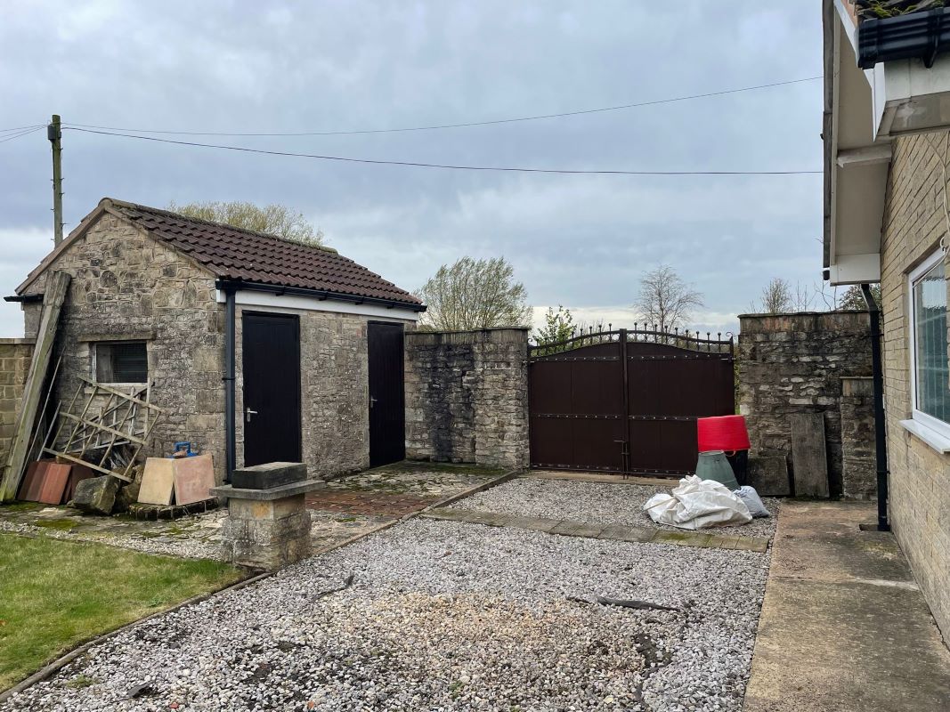 Lakeside Cottage off Owday Lane, Wallingwells, Nottinghamshire, S81 8DA