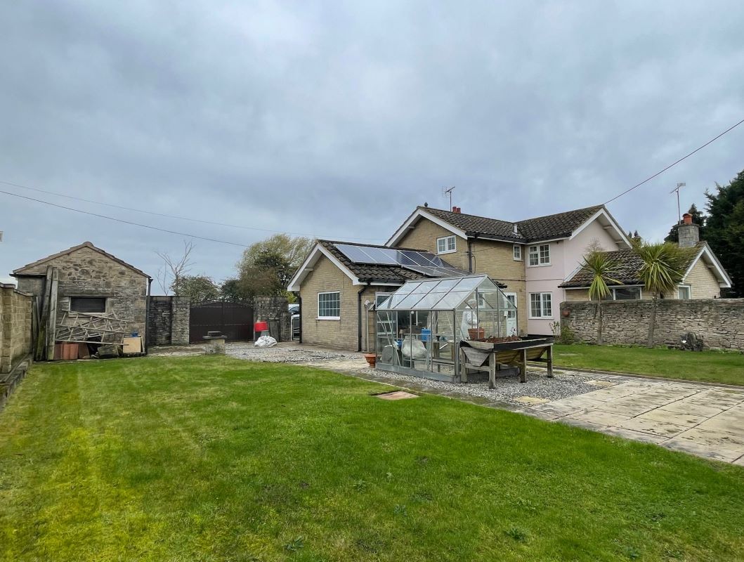 Lakeside Cottage off Owday Lane, Wallingwells, Nottinghamshire, S81 8DA