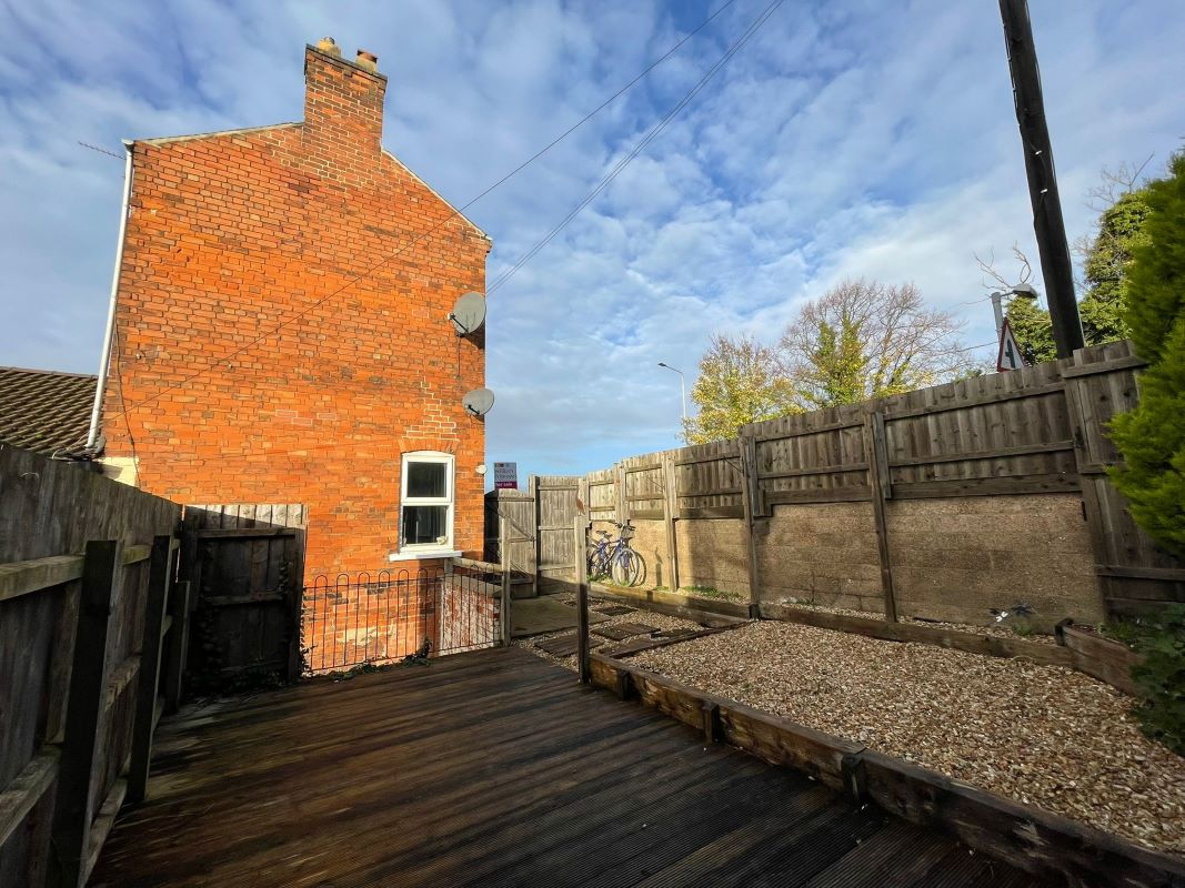 76A & 76B Beacon Hill Road, Newark Upon Trent, NG24 2JG