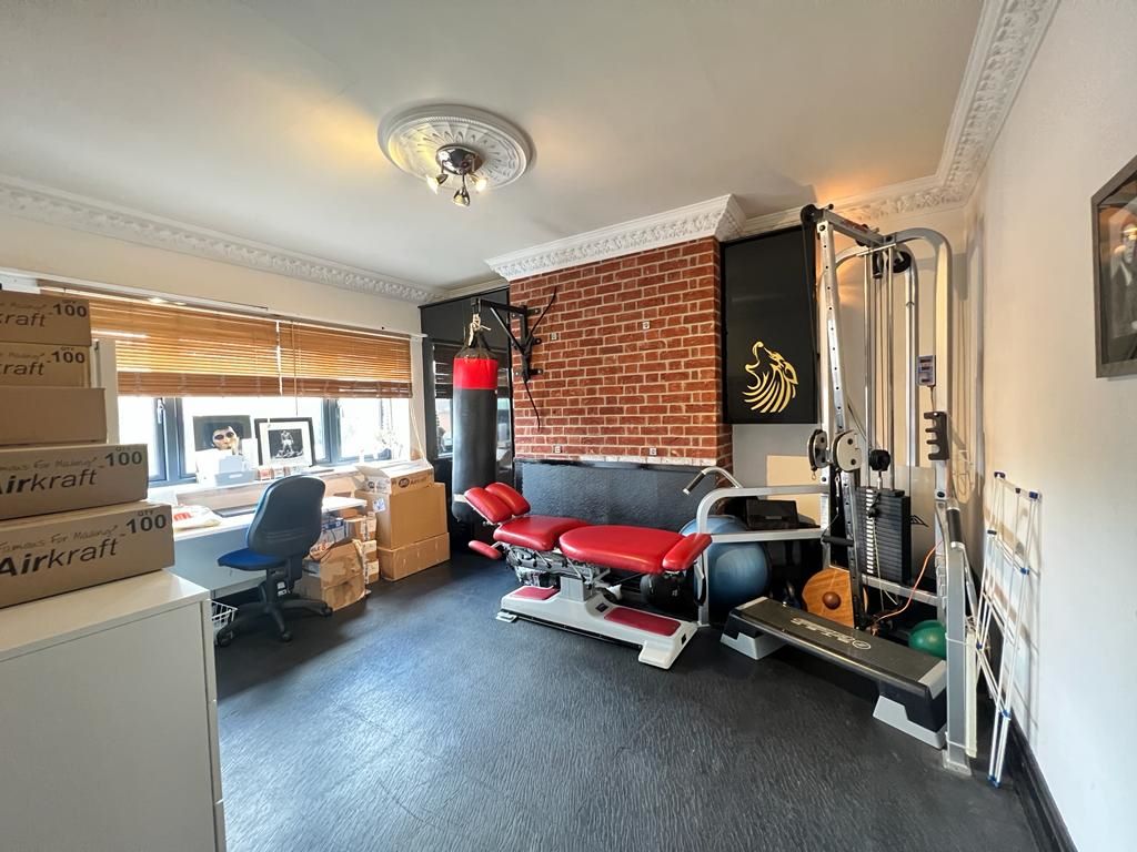 126 Wilford Lane, West Bridgford, Nottingham, NG2 7RL