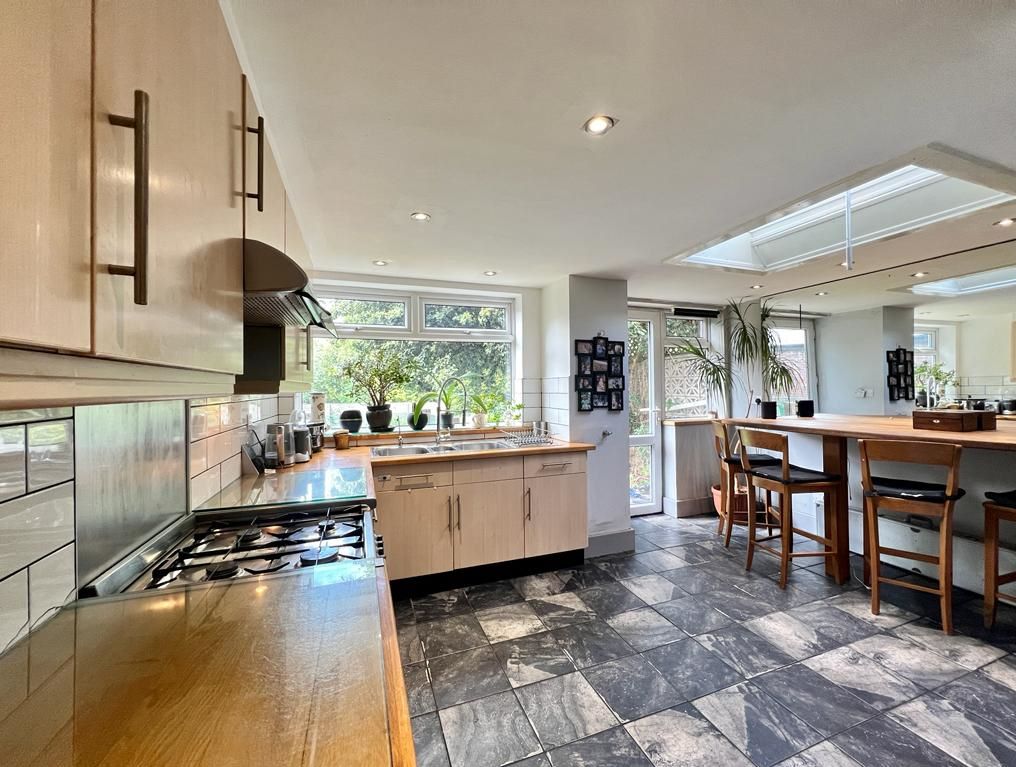 126 Wilford Lane, West Bridgford, Nottingham, NG2 7RL