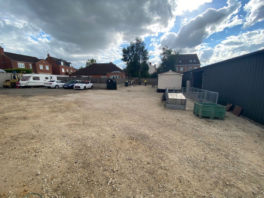 Hilltop Farm, Old Road, Sutton-in-Ashfield, NG17 3DY