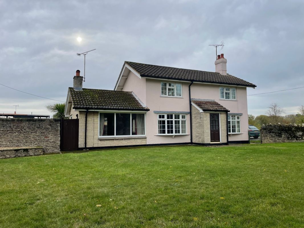 Lakeside, Cottage, Wallingwells, Worksop, Nottinghamshire, S81 8DA