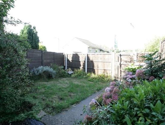 40 Heatherington Gardens, Top Valley, Nottingham, NG5 9EA