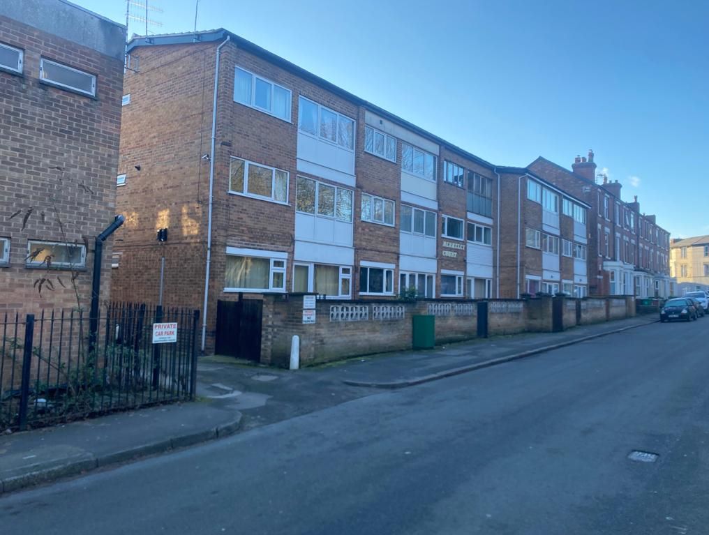 16 Berkeley Court, Nottingham, NG5 2AU