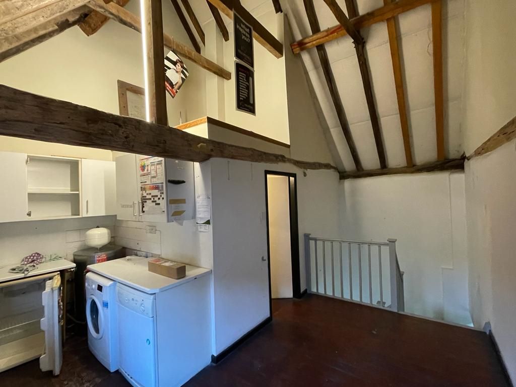 3 White Hart Yard, Newark, Nottinghamshire, NG24 1DX