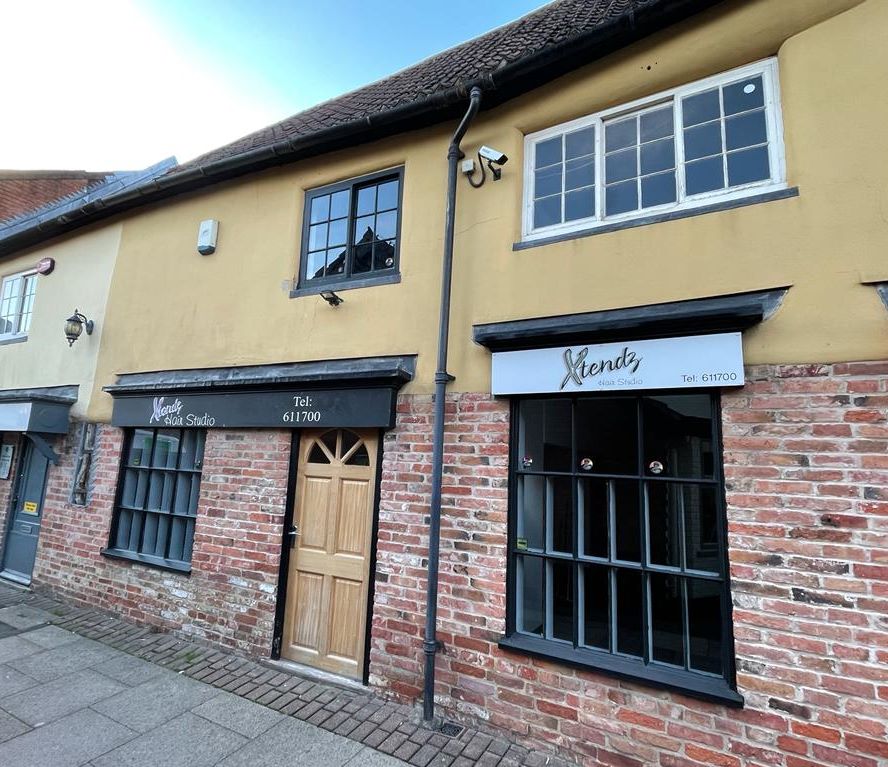 3 White Hart Yard, Newark, Nottinghamshire, NG24 1DX