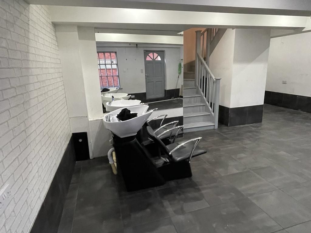 3 White Hart Yard, Newark, Nottinghamshire, NG24 1DX