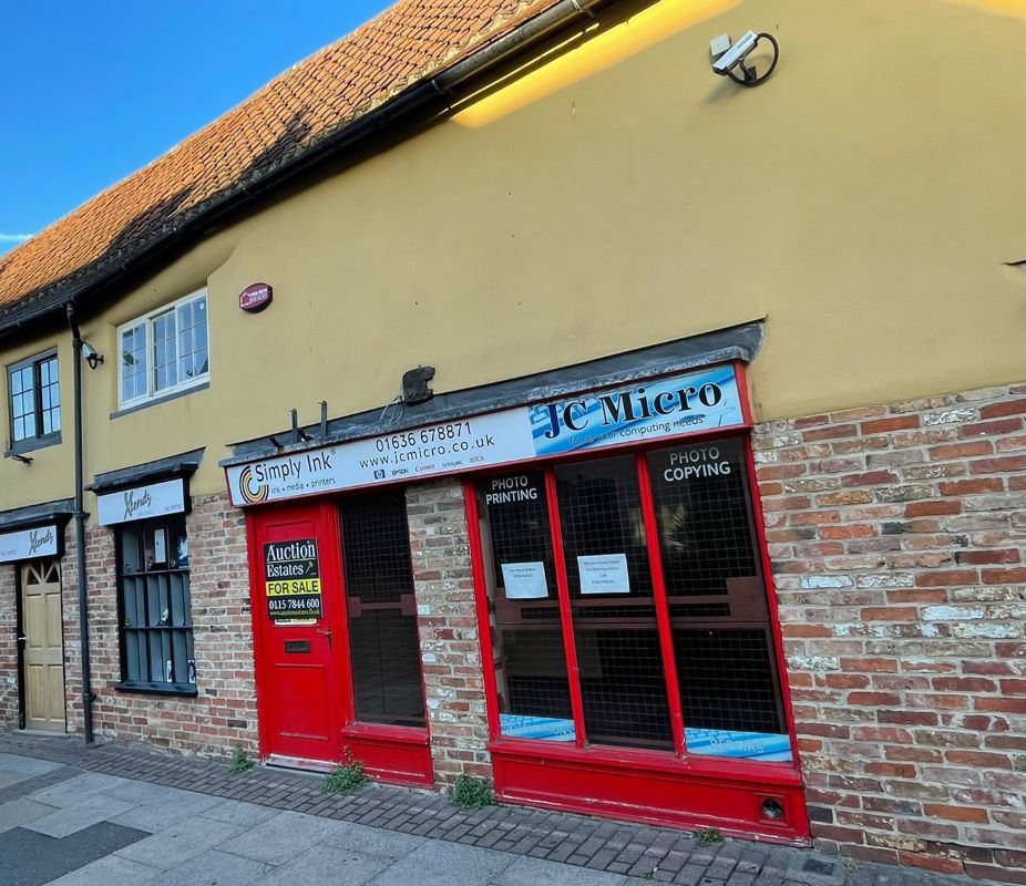 2 White Hart Yard, Newark, Nottinghamshire, NG24 1DX