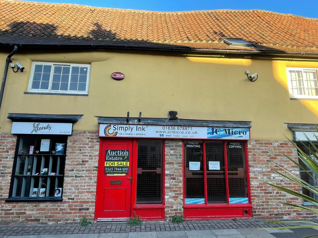 2 White Hart Yard, Newark, Nottinghamshire, NG24 1DX