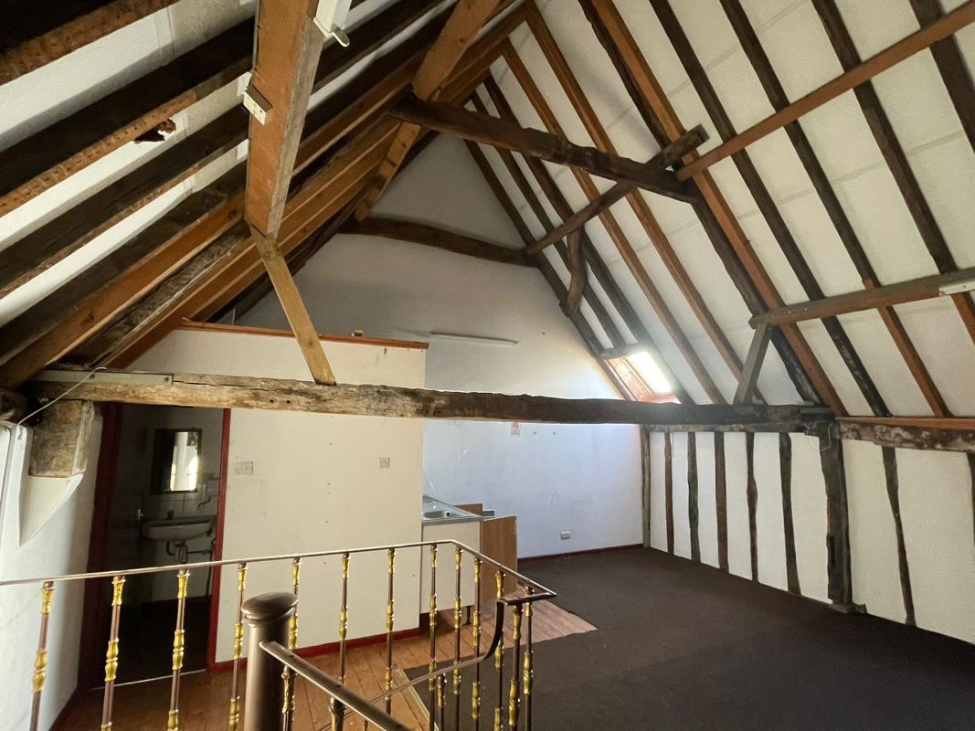 2 White Hart Yard, Newark, Nottinghamshire, NG24 1DX