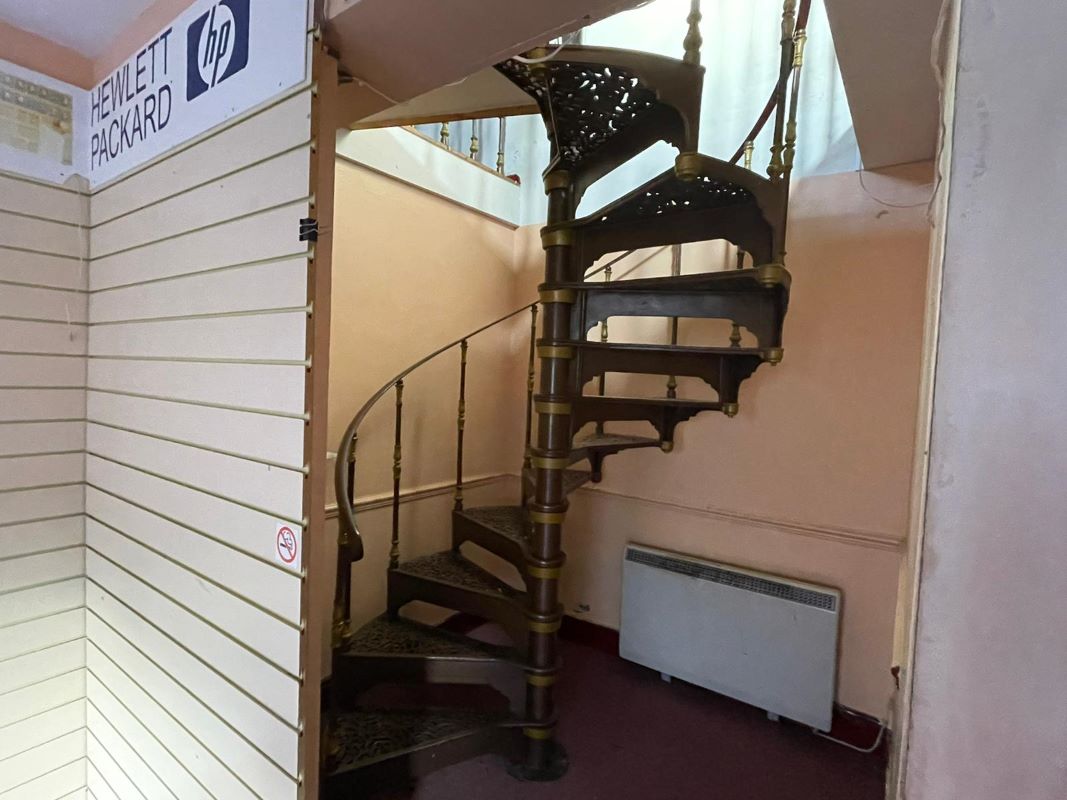 2 White Hart Yard, Newark, Nottinghamshire, NG24 1DX