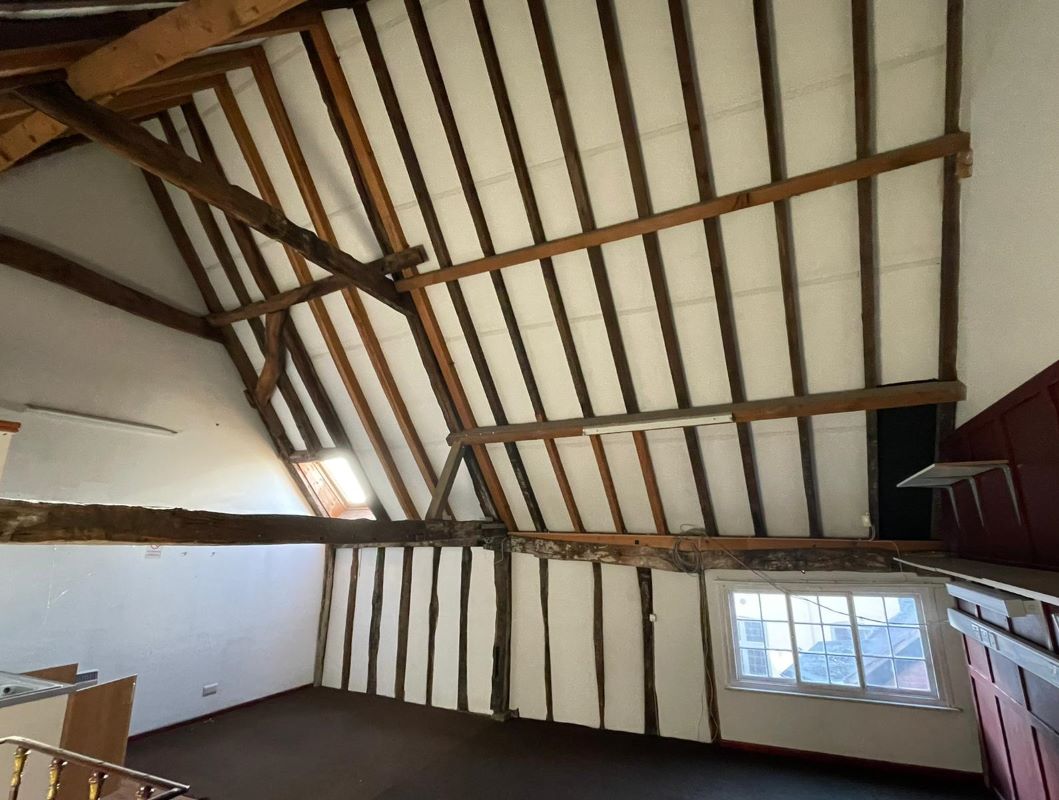 2 White Hart Yard, Newark, Nottinghamshire, NG24 1DX