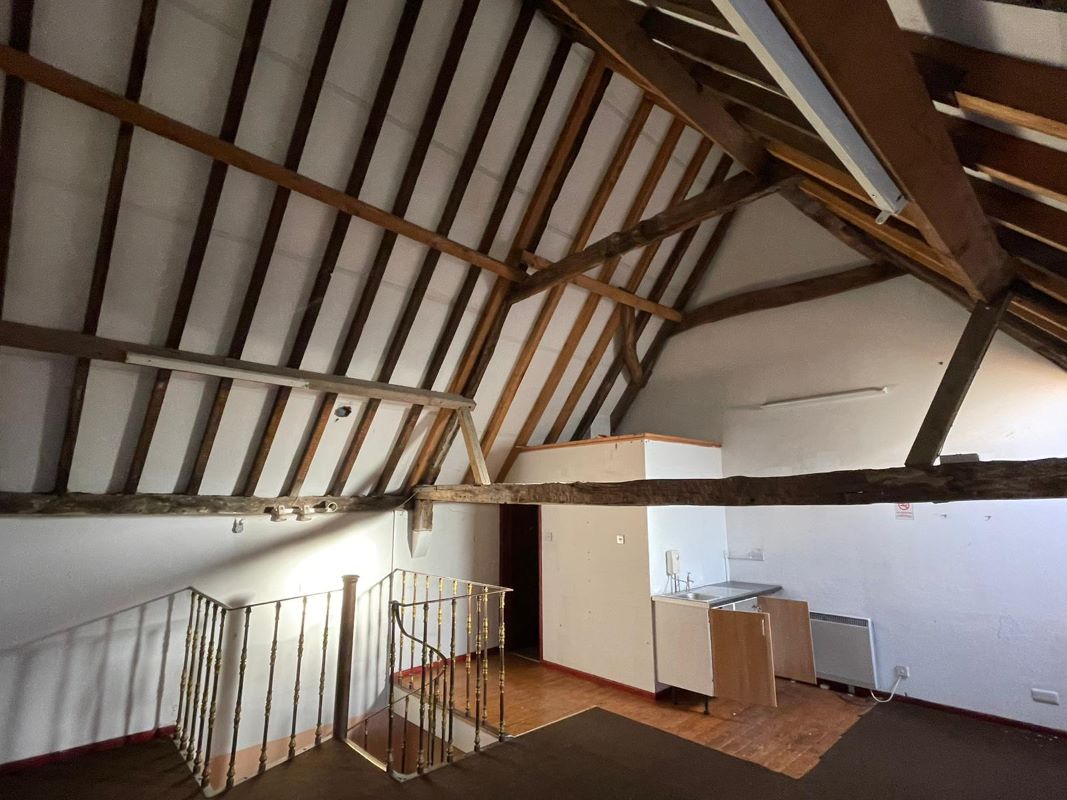 2 White Hart Yard, Newark, Nottinghamshire, NG24 1DX