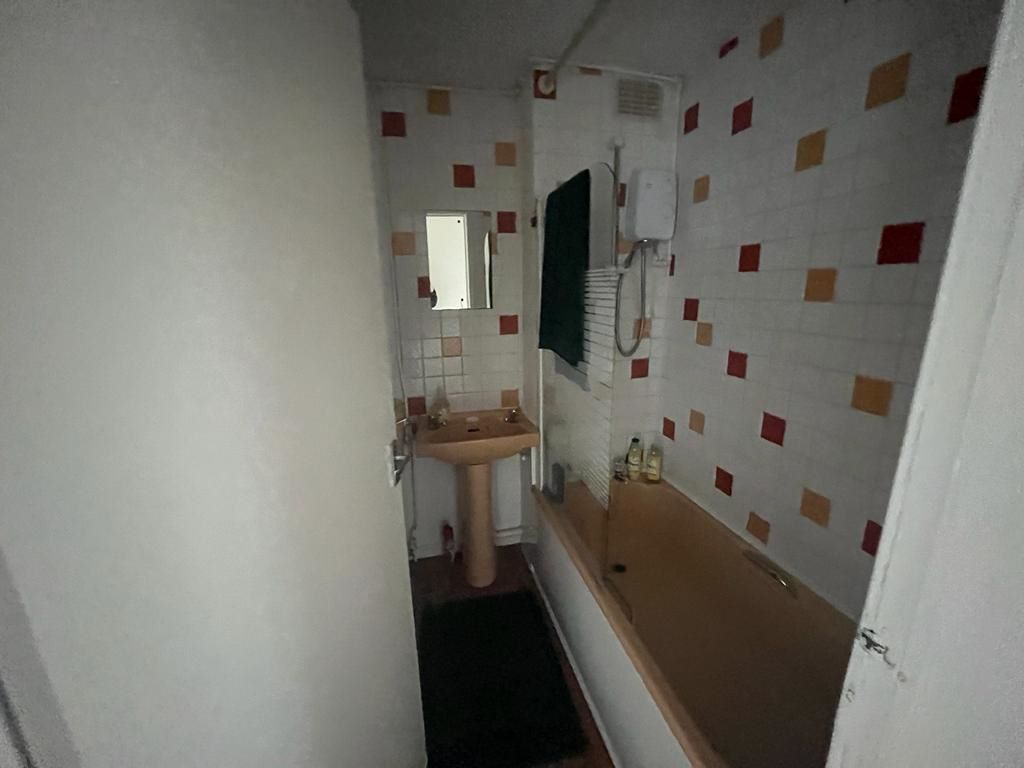 16 Berkeley Court, Nottingham, NG5 2AU