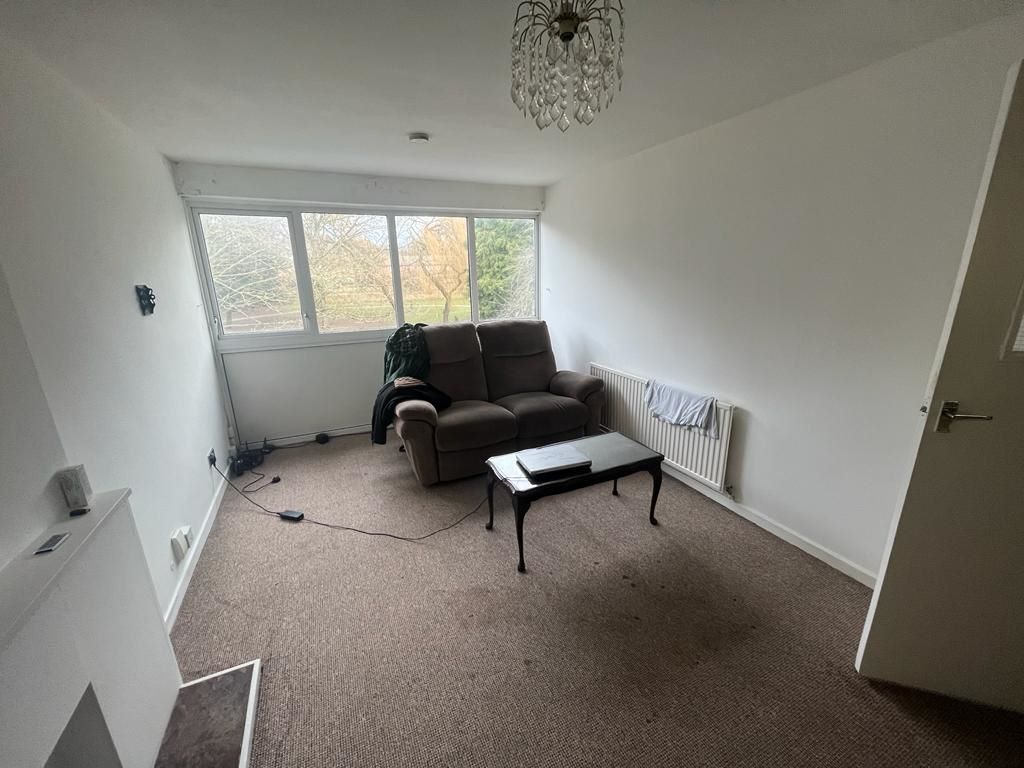 16 Berkeley Court, Nottingham, NG5 2AU