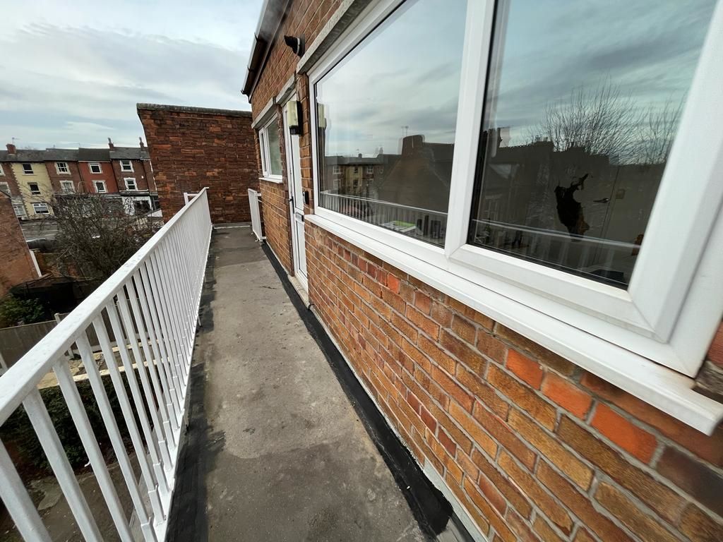 16 Berkeley Court, Nottingham, NG5 2AU