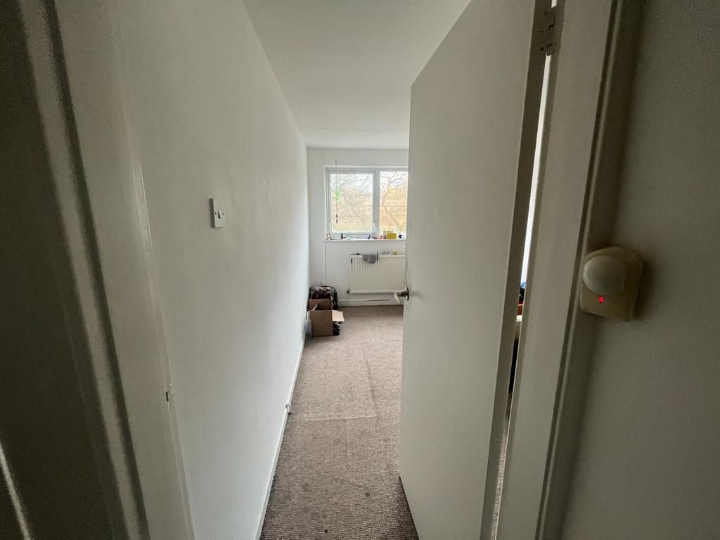 16 Berkeley Court, Nottingham, NG5 2AU