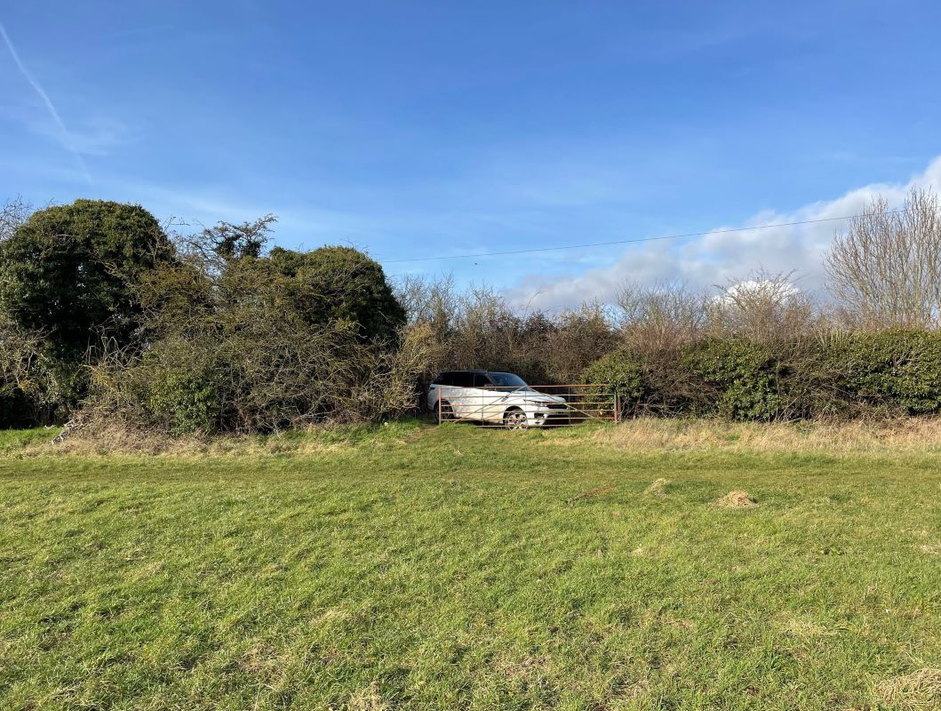 Lot Land off Cold Harbour Lane, Grantham, NG31 7TN Auction Lot £