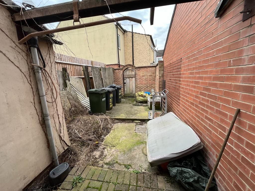 108 & 108A Victoria Road, Netherfield, Nottingham, NG4 2HH