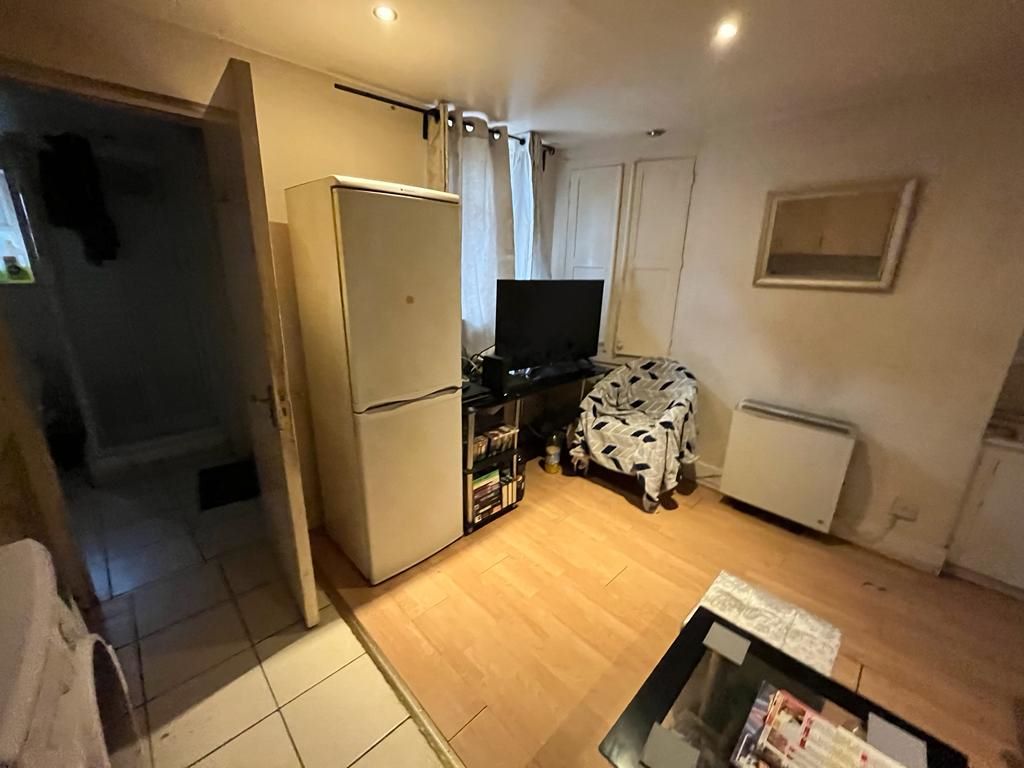 108 & 108A Victoria Road, Netherfield, Nottingham, NG4 2HH