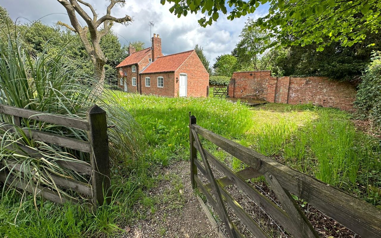 Myrtle House, Low Road, Besthorpe, Newark, Nottinghamshire, NG23 7HJ