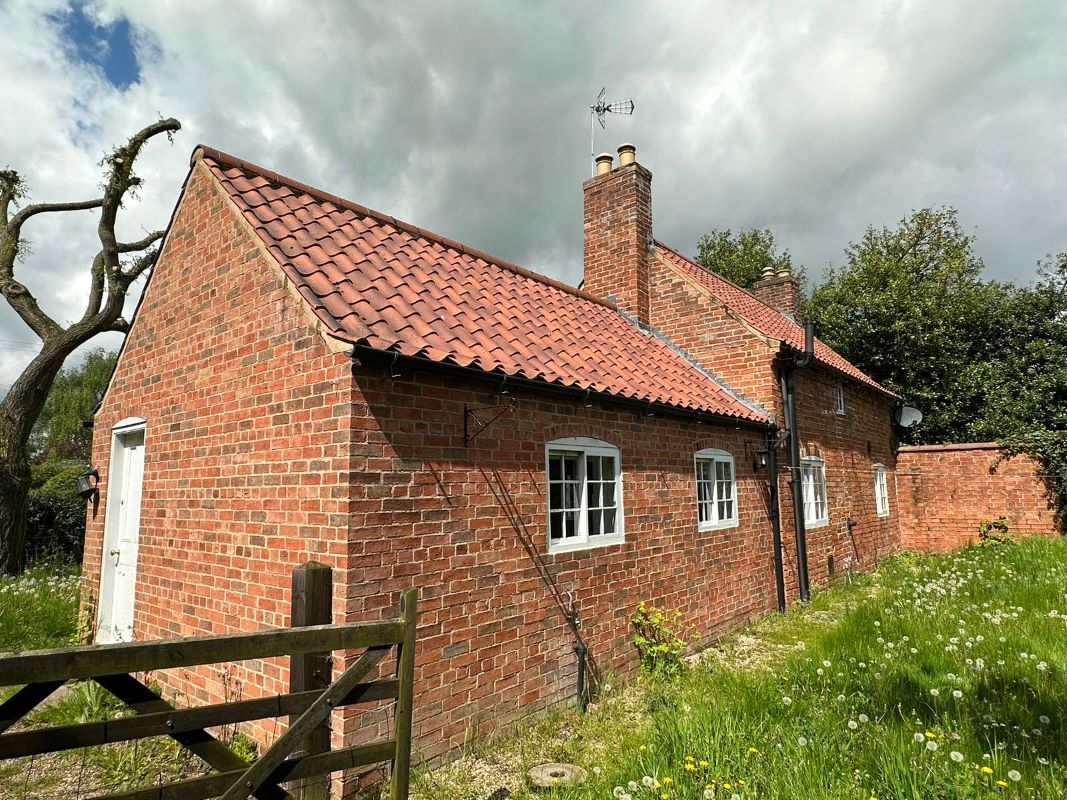 Myrtle House, Low Road, Besthorpe, Newark, Nottinghamshire, NG23 7HJ