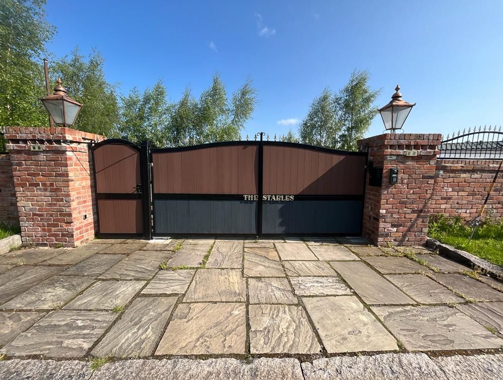 Land and Stables off Mansfield Road, Papplewick, Nottingham, NG15 8FL
