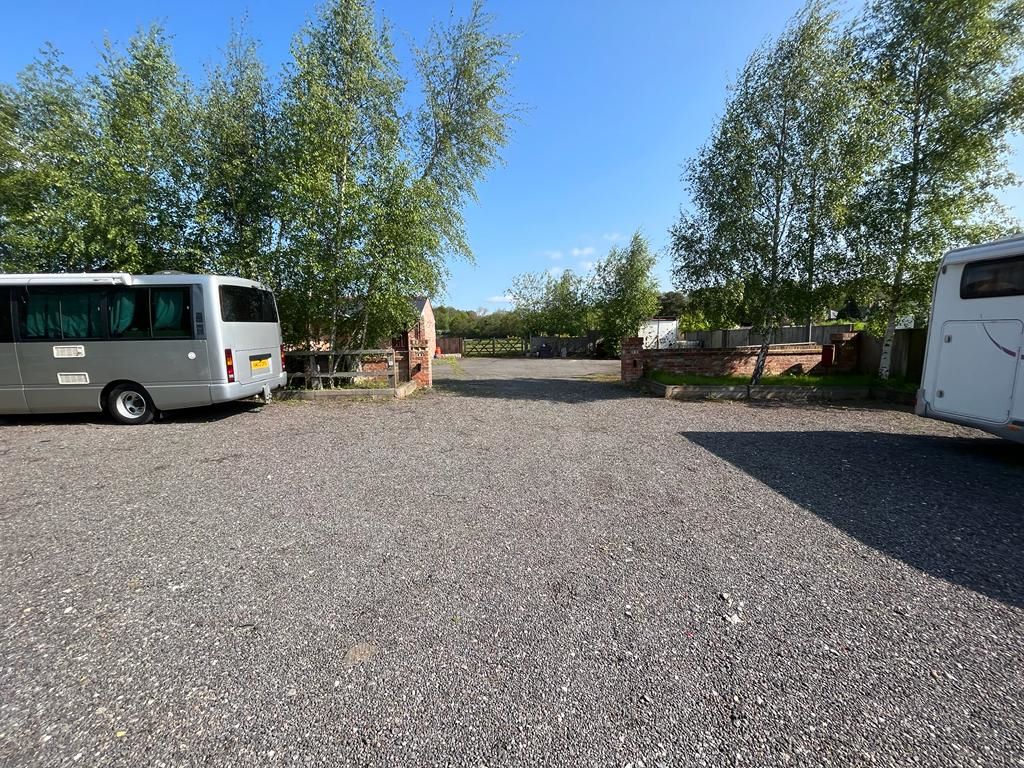 Land and Stables off Mansfield Road, Papplewick, Nottingham, NG15 8FL