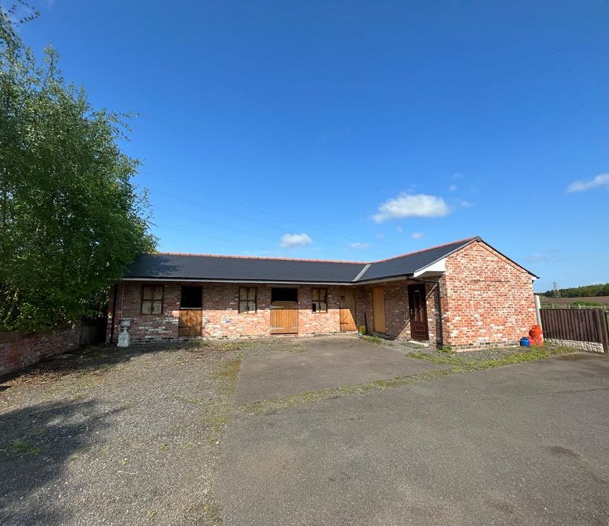 Land and Stables off Mansfield Road, Papplewick, Nottingham, NG15 8FL