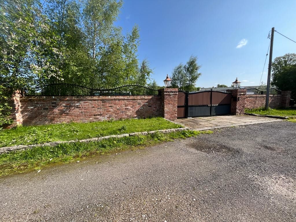Land and Stables off Mansfield Road, Papplewick, Nottingham, NG15 8FL