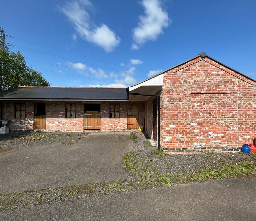 Land and Stables off Mansfield Road, Papplewick, Nottingham, NG15 8FL