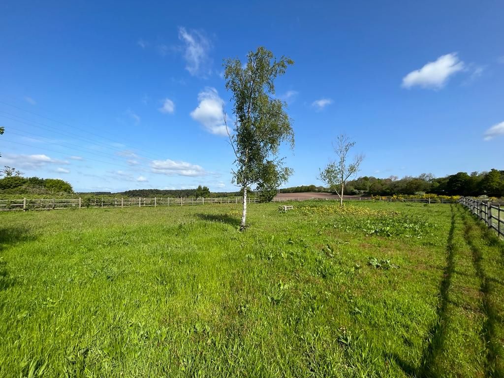 Land and Stables off Mansfield Road, Papplewick, Nottingham, NG15 8FL