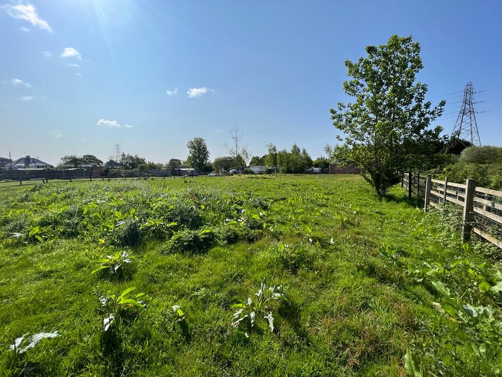 Land and Stables off Mansfield Road, Papplewick, Nottingham, NG15 8FL