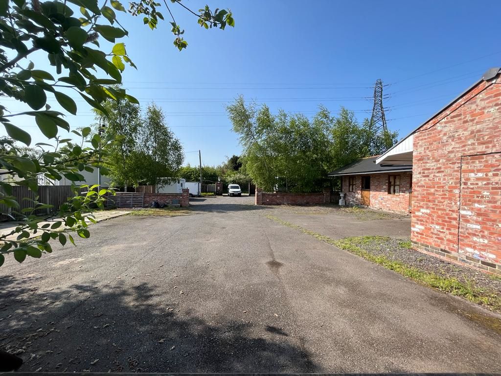 Land and Stables off Mansfield Road, Papplewick, Nottingham, NG15 8FL