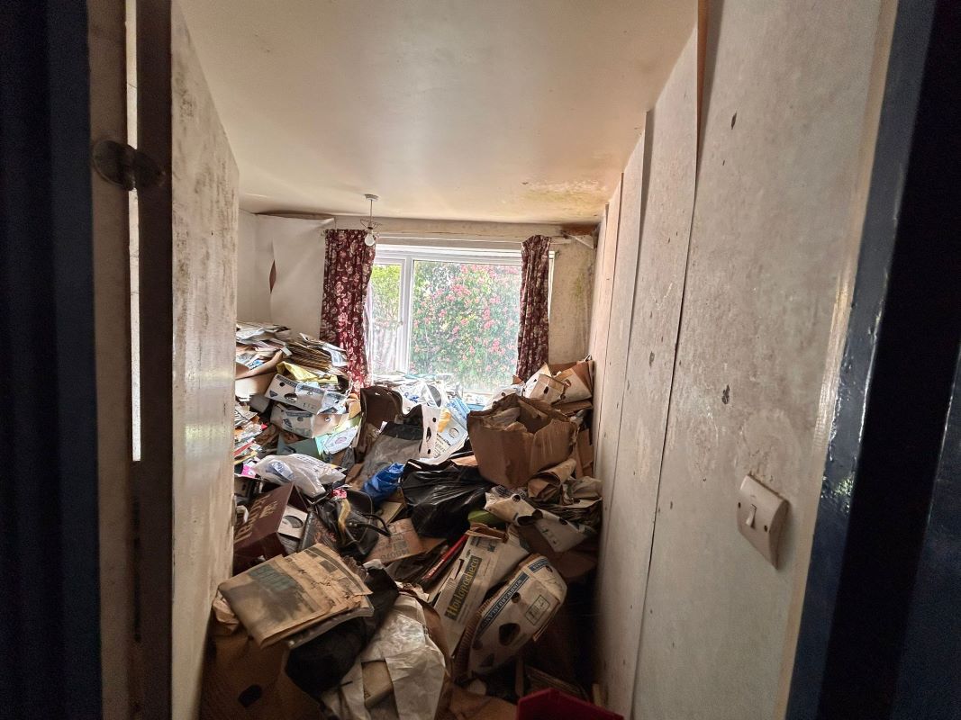 1 Commodore Gardens, Nottingham, NG8 5DZ