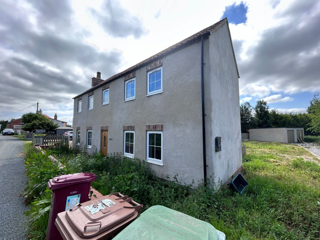 WITHDRAWN Show Cottage, Pademoor, Eastoft, Scunthorpe, South Humberside, DN17 4PZ